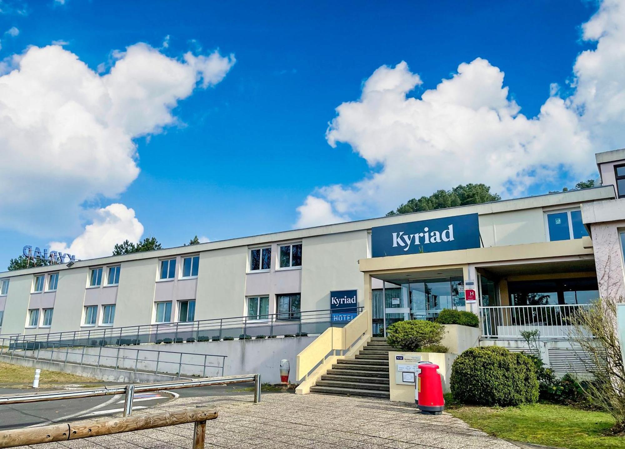 Kyriad Nemours Buitenkant foto